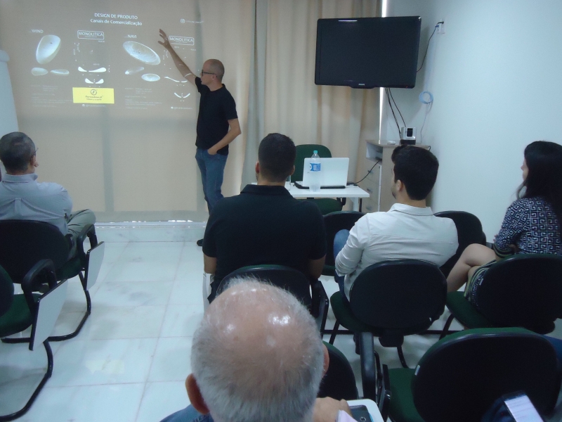 Sindirochas oferece palestra gratuita sobre design e canais de comercialização