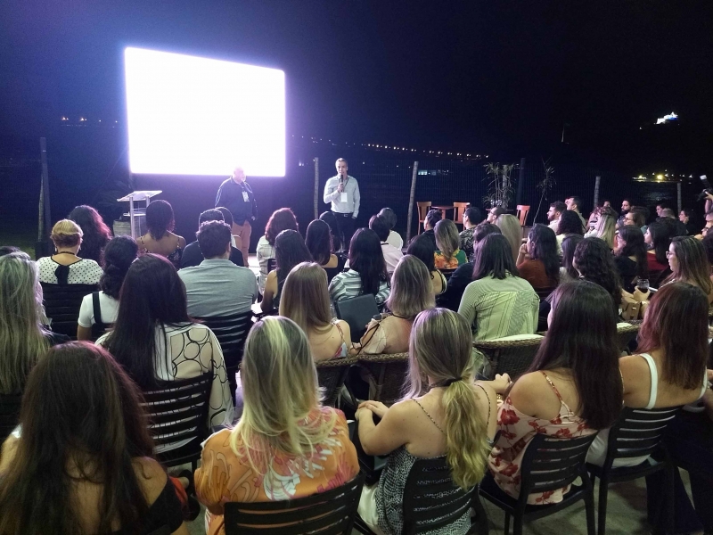 Encontro em Vitória reúne arquitetos e designers para falar sobre rochas ornamentais