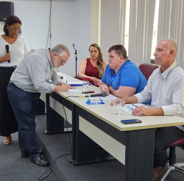 Diretor executivo do Sindirochas toma posse em Conselho de Meio Ambiente do ES