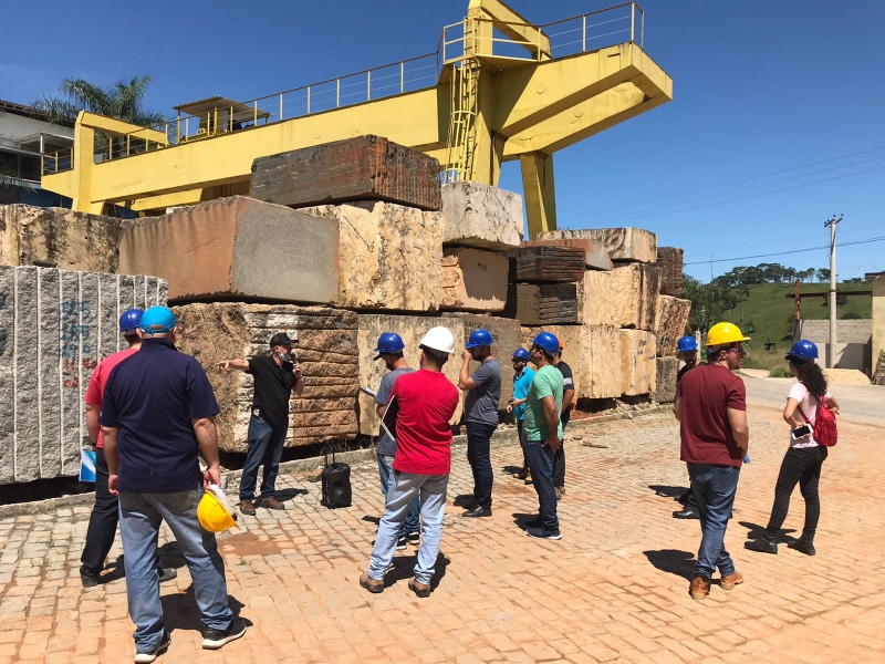 Sindirochas forma classificadores de blocos em Cachoeiro