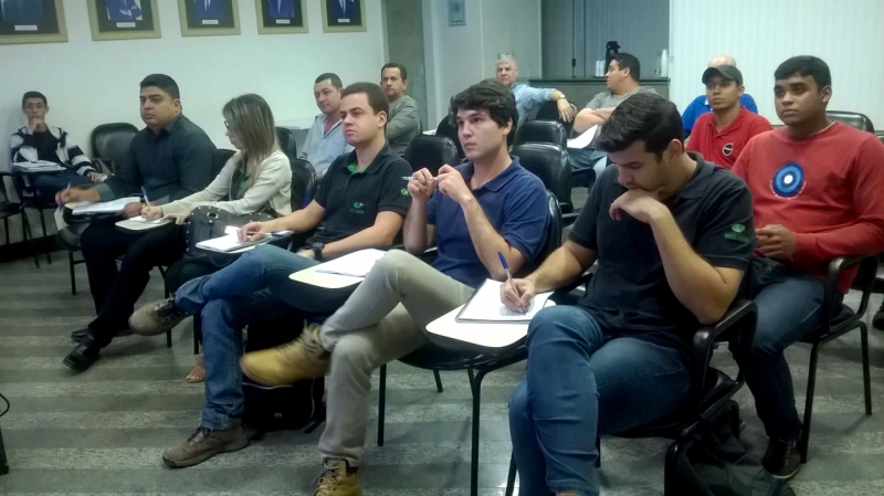 Treinamento sobre tecnologia no corte de rochas