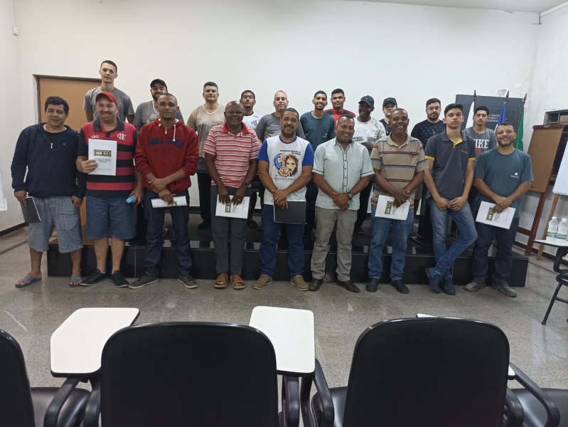 Profissionais do setor concluem curso NR-11, em Cachoeiro