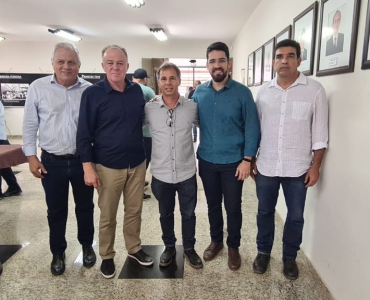 Presidente do Sindirochas participa de reunião do Sincafé