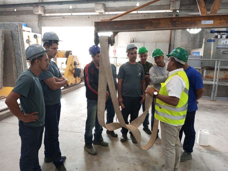 Curso NR-11 reúne profissionais do setor de rochas em Cachoeiro