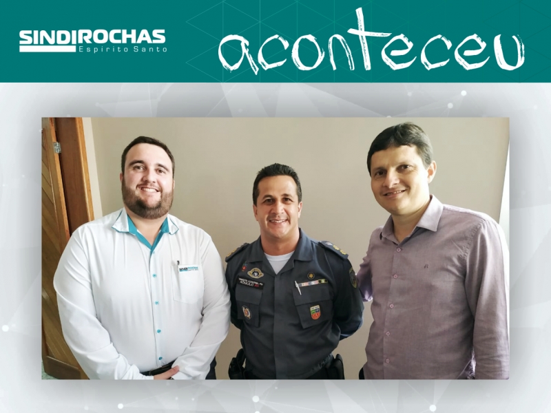 Sindirochas marca presença na troca de Comando do 11° BPM de Barra de São Francisco