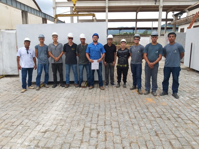 Profissionais do setor de rochas ornamentais participam do Curso NR-11