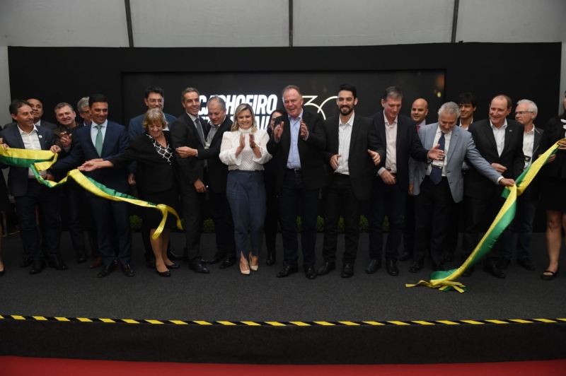 Homenagens, emoção e assinatura do decreto do ICMS marcam a abertura da Cachoeiro Stone Fair 2019