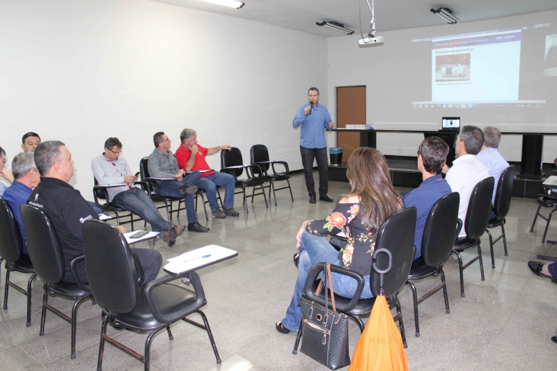 Laboratório de rochas ganha destaque na primeira reunião dos Conselheiros da nova gestão