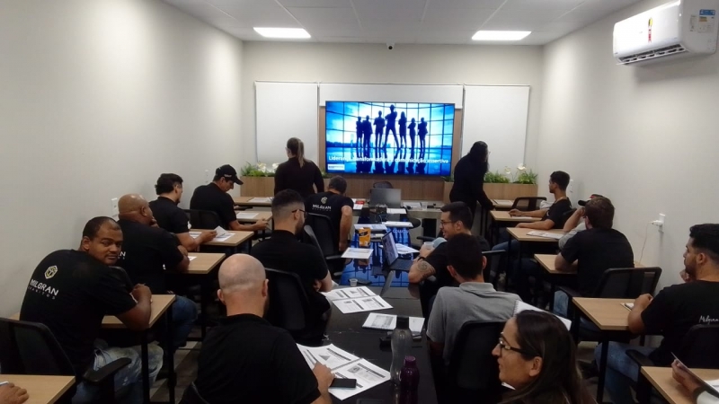 Milgran Granitos recebe curso in company sobre liderança transformadora e comunicação assertiva